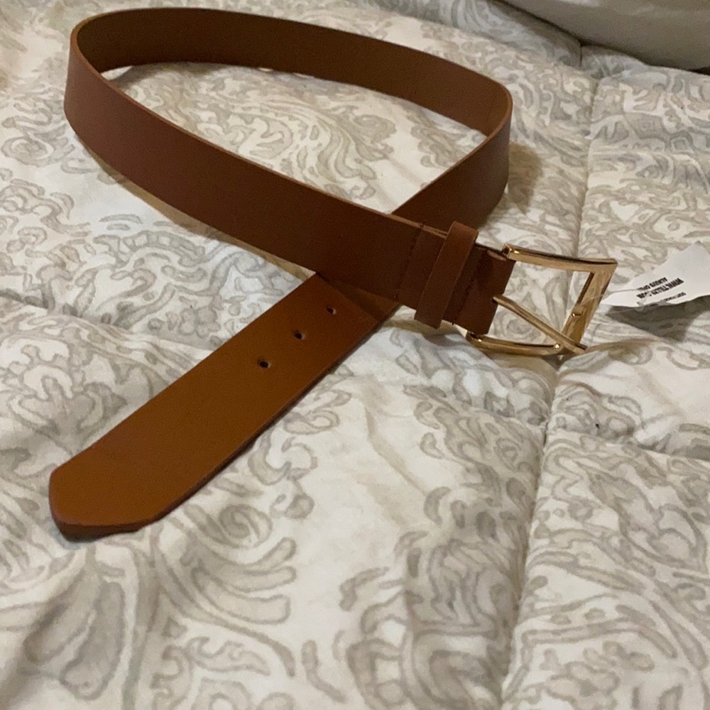 Tillys brown belt size medium